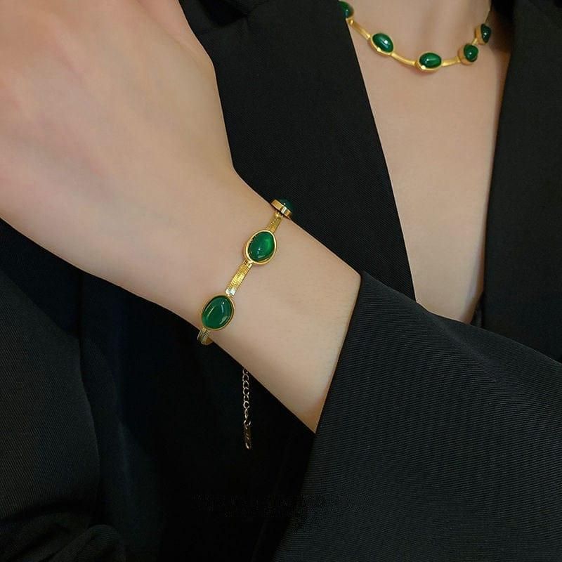 Oval Green Crystal Pendant Necklace Set With Bracelet - Goldify